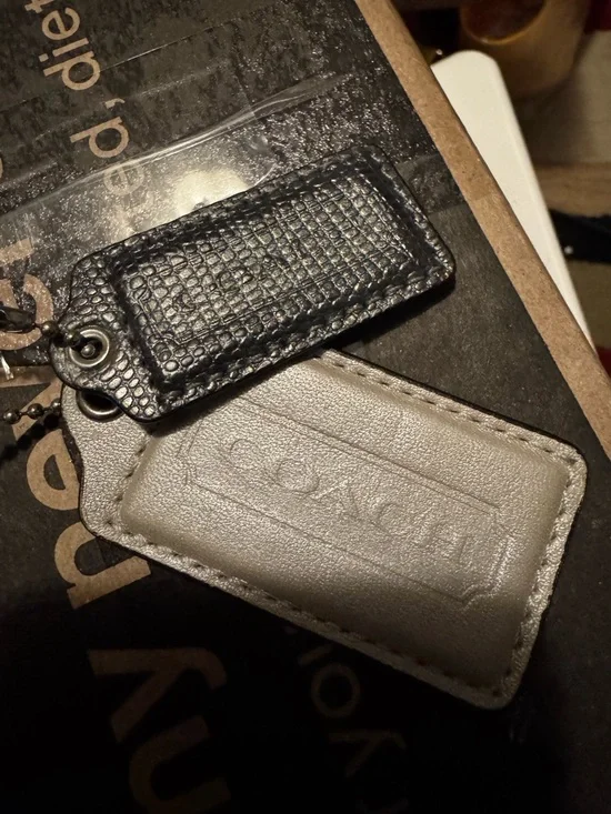 Coach Kristin Y2K shoulder bag featuring an Op Art ombre design in gray GUC - Picture 6 of 9